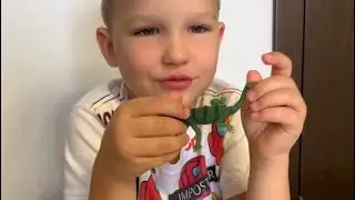 Ящерица коллекции Деагостини меняет цвет в горячей воде
