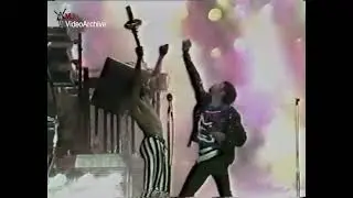 Michael Jackson Victory Tour Footage Mini Doc Shake your body, Heart break hotel LA live include