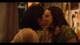 kathrine Langford kissing her best friends