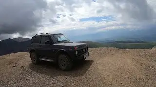 LADA 4x4 Niva. Road to the Aktash Repeater. Traveling through the Altai Mountains.