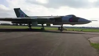 Avro Vulcan XM655, Wellesbourne Airfield, 26:09:21