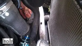 Bleeding the hydraulic clutch control