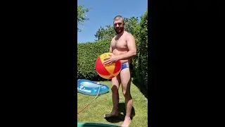 Blowing up Beach Balls and Inflatable Boat  - Nafukovací člun a 2 balony