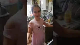 Анэта жарит блинчики 05.02.22