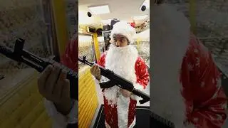 🗡️🎅 Дед Мороз в магазине ножей