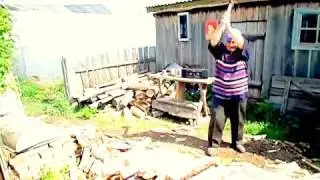 ВЕСЕЛО КОЛЮ ДРОВА ПОД МУЗЫКУ.