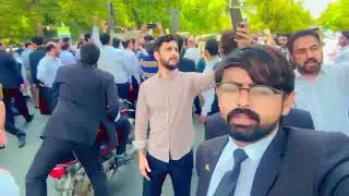 پنجاب پولیس کے ظلم کے خلاف وکلاء سڑکوں پر آگئےوکلاء کا پرسوں سے عدالتوں میں پولیس کا داخلہ بند