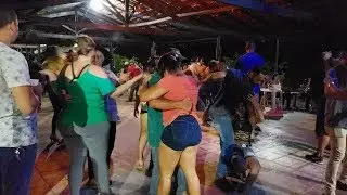 DANÇANDO FORRÓ NO ENCONTRO DE CAVALEIROS NA FAZENDINHA PORTO DAS PEDRAS - CARIACICA - ES