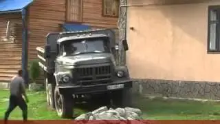Зил едет по бездорожью!