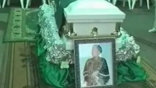 Maman Marianne Kisolokele.