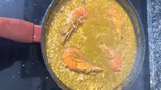 Arroz con crema de mejillones y gambones exquisito para hacer en un momento con poco dinero