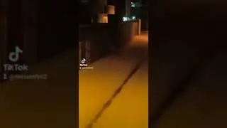 çocuk kacırıyor kadın kılıgını girmiş erkek beyaz araba dikat !!!