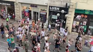 Avignon : entre 3000 et 4000 personnes manifestent contre le pass sanitaire
