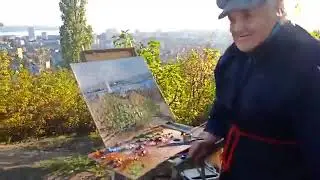 Художница на горе