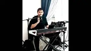 Поет Гаджирабадан Ниналалов Кубачинскую песню