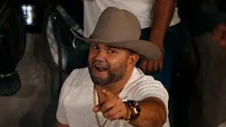 Amor de 4 Paredes - Roberto Junior y Su Bandeño