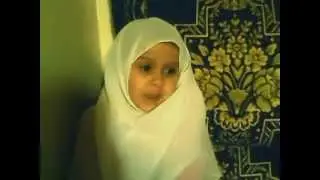 ملاك صغيرة تعرض دعاء