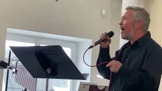 Поет пастор церкви ЕХБ 