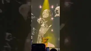 Best duo ?? #posty #concert #postmalone #swaelee #sunflower #music #postmalonelive
