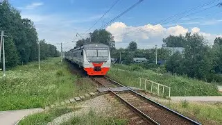 Электропоезд ЭД4М-0474 платформа Хлюпино до станции Лобня. 27.06.2023.