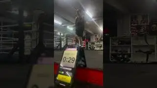 That speed 😮‍💨😮‍💨 #boxrope #boxfit #boxing #boxingstrategy #motivation #boxfitworkout