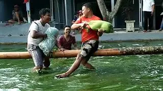 LOMBA GEBUK GULING PESERTA RAKSASA