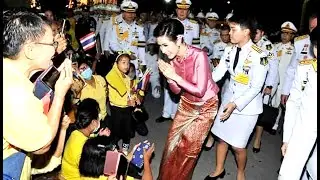 “เจ้าคุณพระสินีนาฎฯ”ตามขบวนเสด็จฯ สวัสดี พบปะทักทาย ถ่ายรูปกับประชาชน