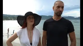 Fotoperformance: artistas lançam anéis no mar de Garopaba
