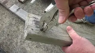 How to remove a broken screw from wood