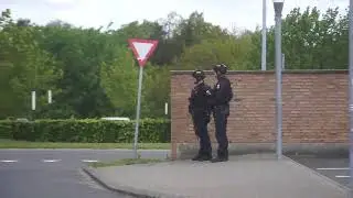 EVAKUERER LANDSRETTEN: POLITIET I MASSIV UDRYKNING