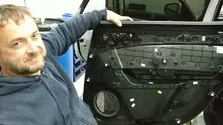 How to remove the rear door trim on a Renault Arkana