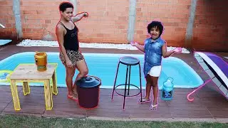 BOIA OU AFUNDA??? ( BANCO, MESINHA,CESTO, GUARDA CHUVA) - Marcela Gutierrez