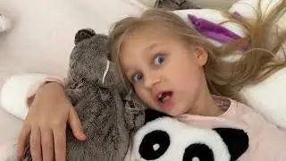 Alice has a new CAT 🐈! Cindy kitten sleeps sweetly