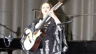 J. S. Bach Lute Suite a - minor BWV 995 - Prelude & Très viste Hedvika Švendová on 8strings guitar