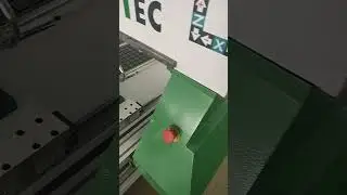 фрезерный #станок с ЧПУ демонстрационный зал