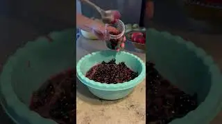 Заготовка смородины на зиму. Объедение 😋 #shots