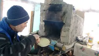 Летняя кухня, блины в глинобитной печи и рюкзак.