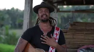 Michael Franti & Spearhead | This World Is So F*cked Up (But I Ain’t Never Giving Up On It)