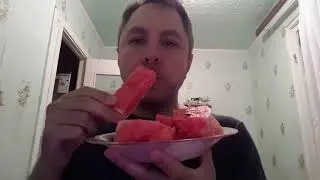MUKBANG. КУШАЮ АРБУЗ. ОБЖОР.