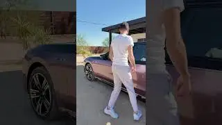 Would you trust your car to Open/Close the door for you 🙄?! BMW i7 Automatic doors #shorts