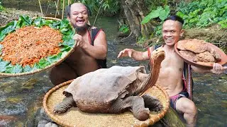 Cooking Whole Turtle | Recipe for Cooking Turtle and Wild Vegetable Salad | Dwarf Food