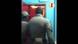 За посты ВКонтакте мусора штурмуют дома! Вот и пришел 37 год.. Путинизм и стабильность 🧷