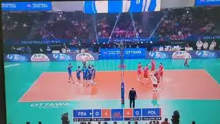 Бризард доминирует над нападающим / Блок одной рукой!