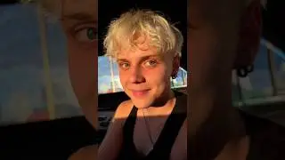 улыбаюсь.. 