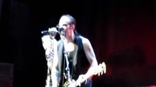 Three Days Grace - Riot (Hartford, CT 9/11/2011)