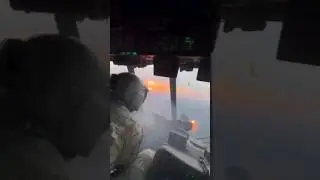 АНТИДРОН-ГЕЛІКОПТЕР! Бортстрілок Мі-8 ЗСУ збиває з кулемета БПЛА рашистів