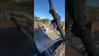 Bomb drop off the fence #skateboading