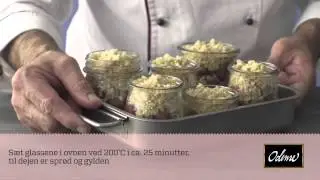 Rabarber crumble – Sådan laver du rabarber crumble med marcipan