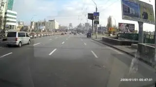 Правдивое изображение на дорожном знаке. Макдональдс