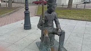 г. Черняховск   центральный сквер   (памятник Барклаю де Толли)